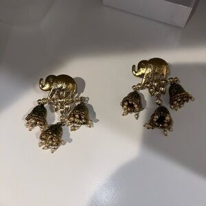 Elegant Earrings NEW elephant